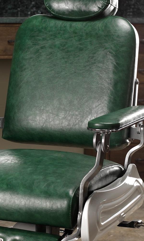 Groene vintage barberstoel in Barber Poort Almere Poort