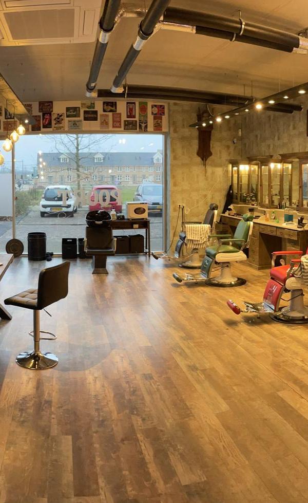 Overzicht interieur Barber Poort — barbershop in Almere Poort